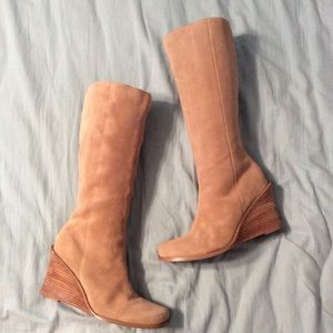 🎉Host Pick🎉 Caramel suede wood wedge heel boots